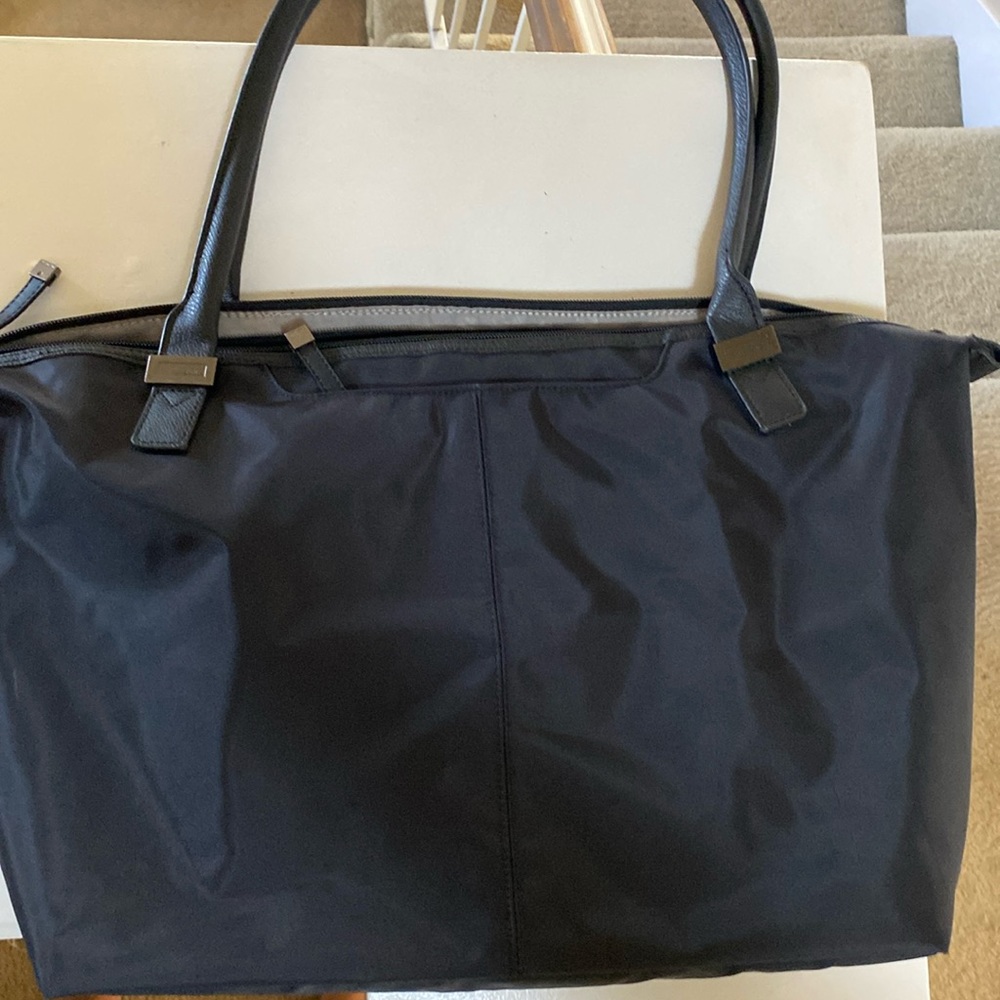 Large Samsonite carry-on bag